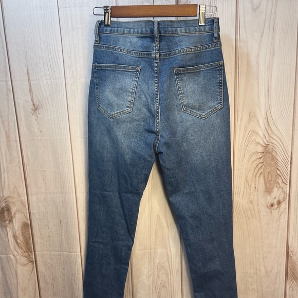 AKIRA Women’s Destressed High Waisted Skinny Jeans - Picture 4 of 6